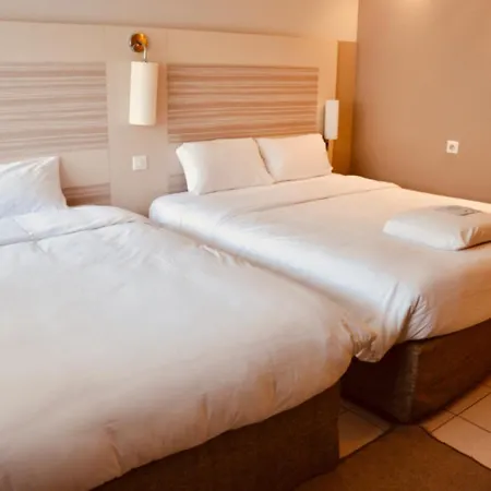 Kyriad Toulouse Sud - 3* Roques (Haute-Garonne)