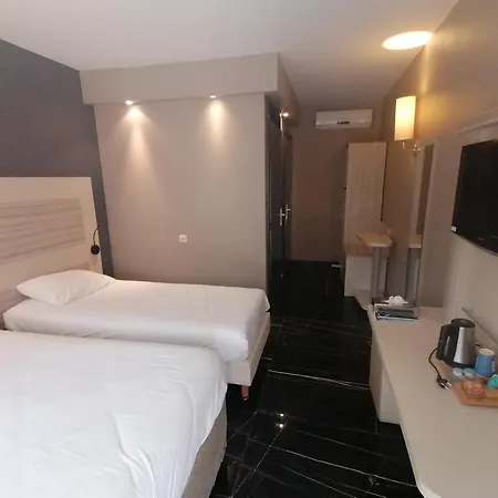 Hotel Kyriad Toulouse Sud - Roques (Haute-Garonne)